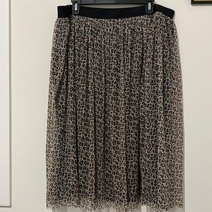 Really Cute Leopard Print Flowy Skirt